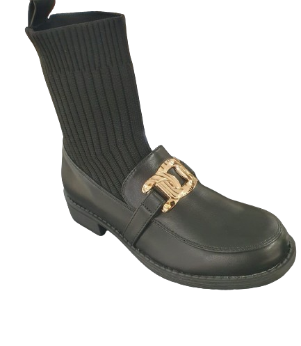 Mocassino Charlotte: Passo di Stile per la Donna Moderna